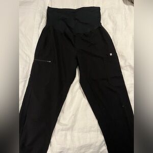 Maternity yola scrub pants in black